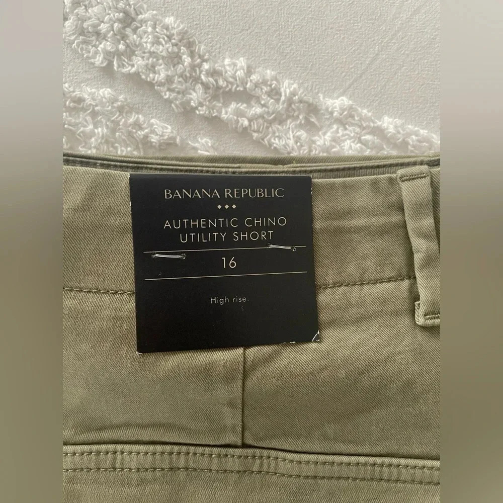 Banana Republic Authentic Chino Short - Picture 9 of 12
